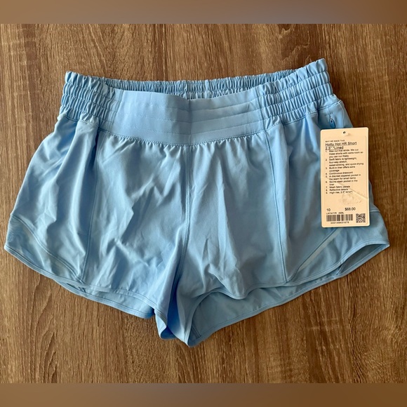 New with tags Lululemon Hotty hot high rise lined short 2.5”, Aero Blue, Size 10 - Picture 1 of 11